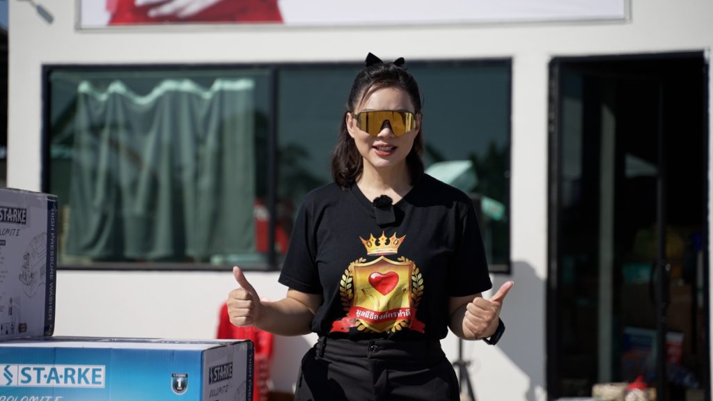 Private.00 06 33 77.still043